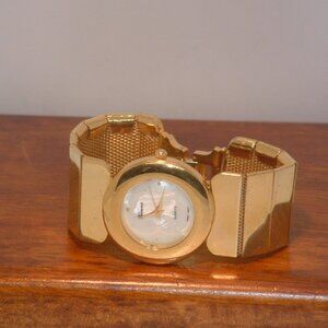 Pre-Owned Women’s Vienna Gold Color SQ-170F Analog Fashion Watch